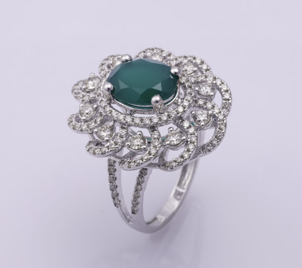 GREEN STONE FLOWER SHAPE WHITE RING